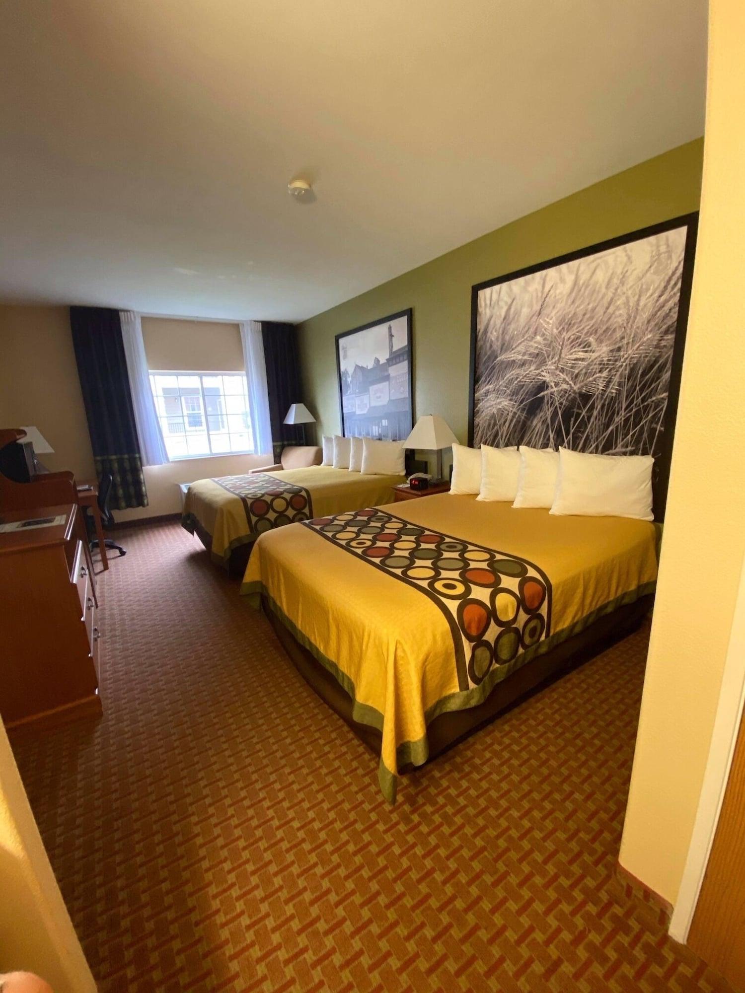 Super 8 By Wyndham Great Bend Hotel Exterior photo